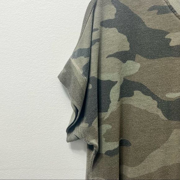 Boutique Camo Top, Short Sleee, Size Small - Picture 2 of 7